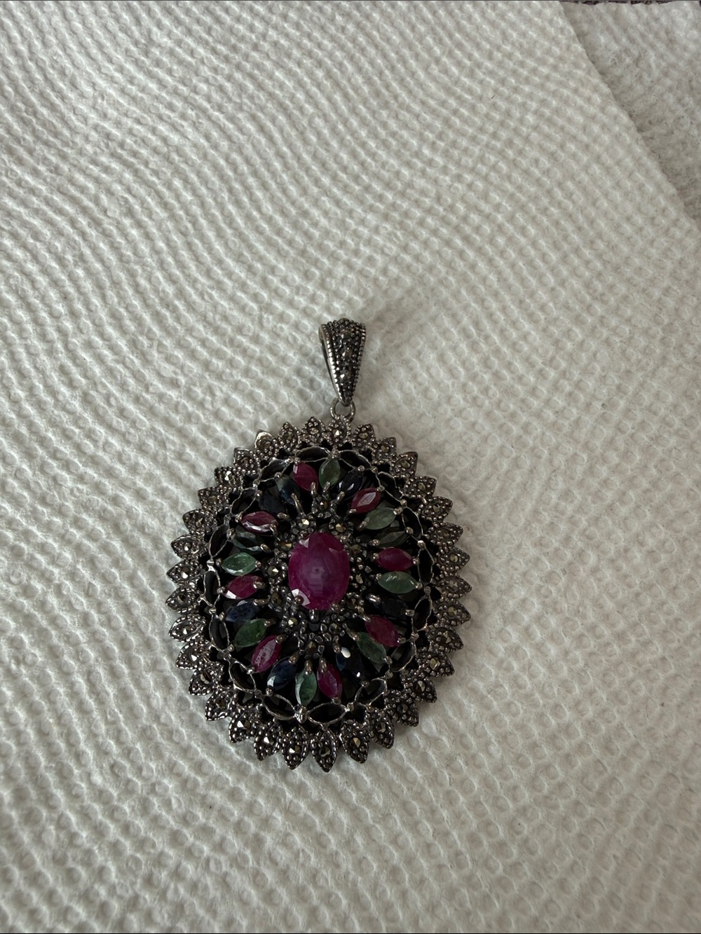 Vintage-Style Silver Pendant Necklace saphires, emeralds and ruby Stones